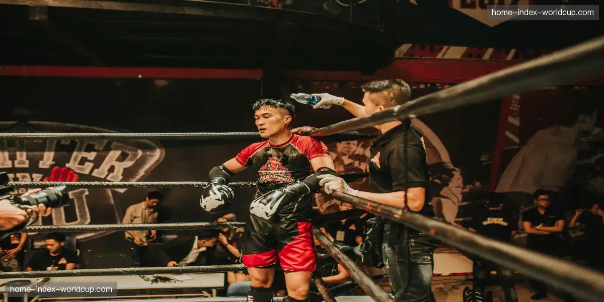 🚀 磁悬浮摩托室内竞速，未来都市的街头赛，速度感穿透屏幕！🏍️